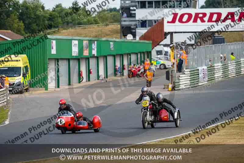 Vintage motorcycle club;eventdigitalimages;mallory park;mallory park trackday photographs;no limits trackdays;peter wileman photography;trackday digital images;trackday photos;vmcc festival 1000 bikes photographs